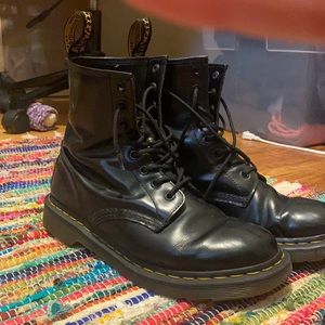 size 9 used dr martens